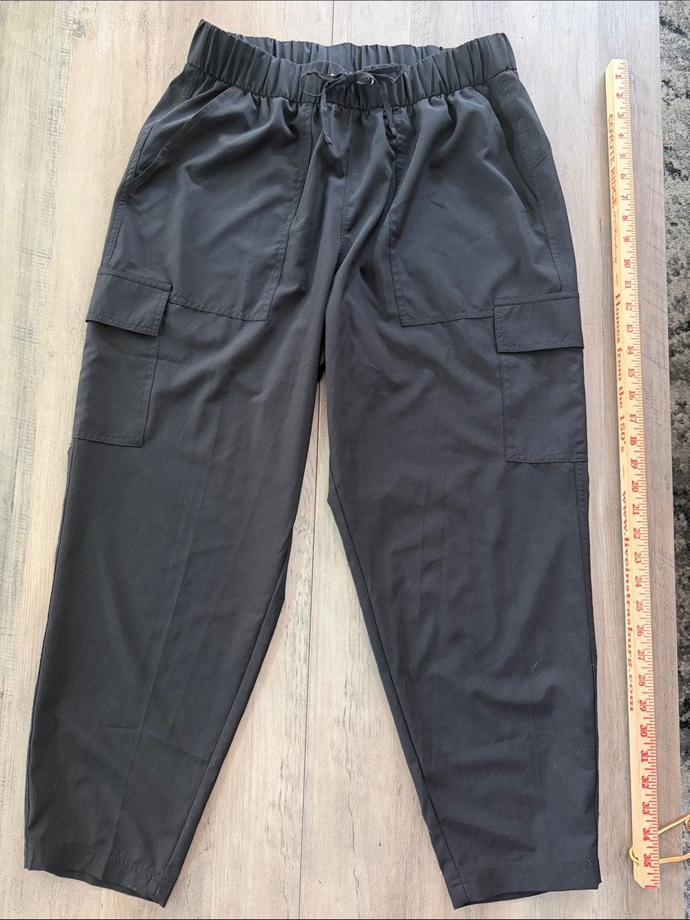 Old Navy Black Women's Cargo Jogger Pants Sunmet Travel lightweight drawstring